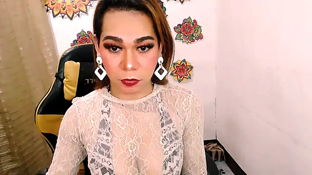 xxMistressWildKimxx webcam