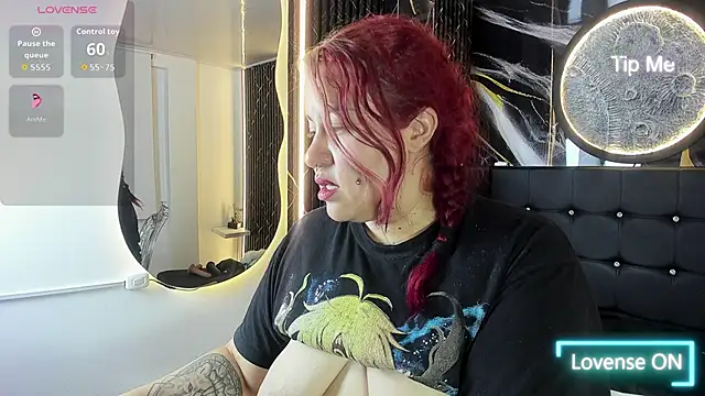 Bruja__Scarlata webcam