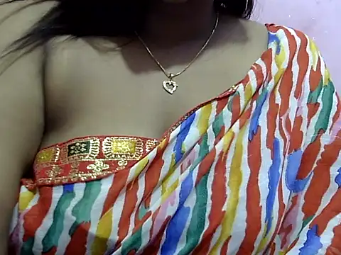 Rooshami_hot01 webcam