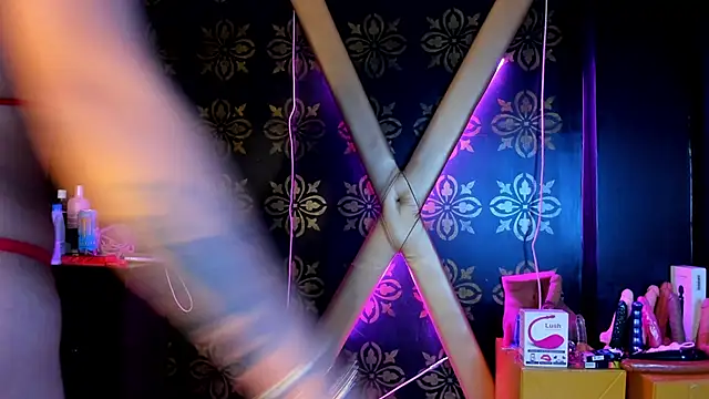 Sunny_n_Mia webcam