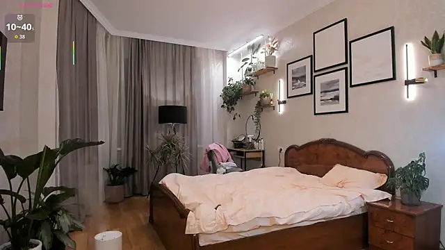 NicoleLuv webcam