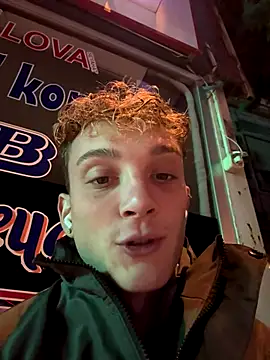 Turkishleo webcam