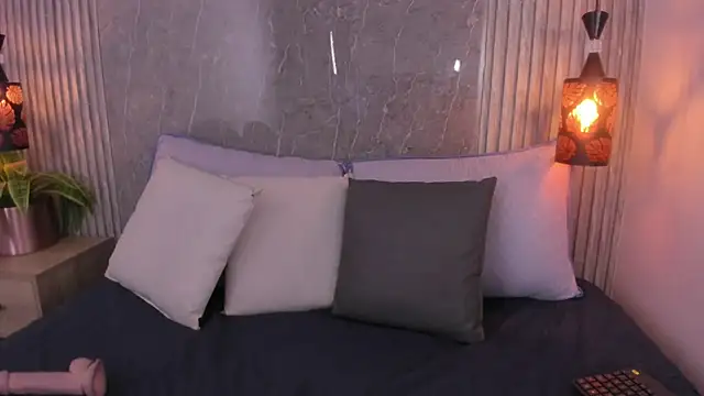 Emili__hot webcam