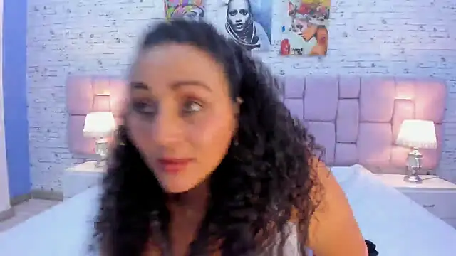 VaniaRose webcam