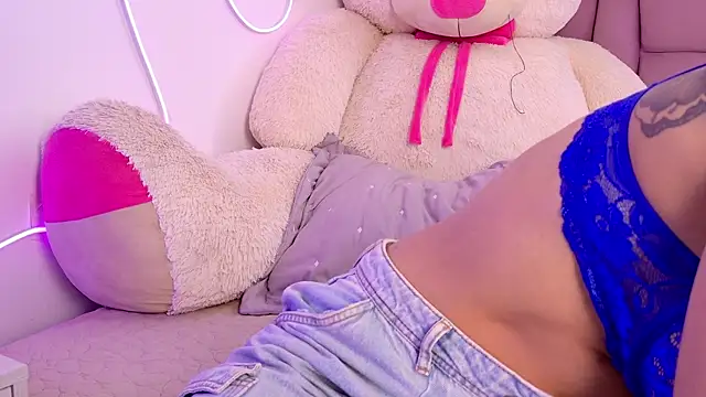 SophiaKarson webcam