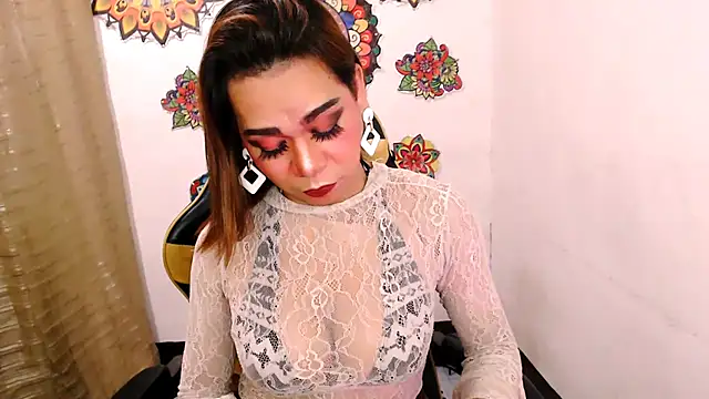 xxMistressWildKimxx webcam