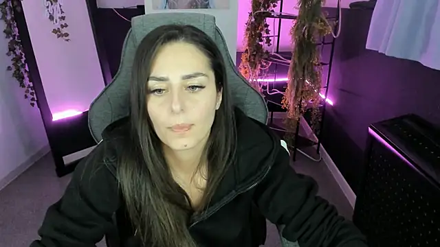 ValeriiMills webcam