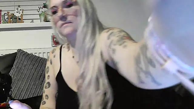Sizzling_Indie36 webcam
