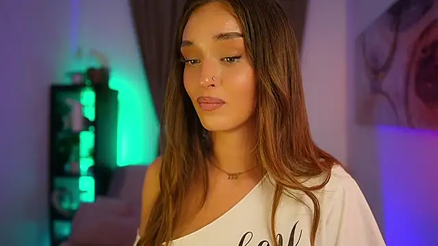 Clara_Nia webcam