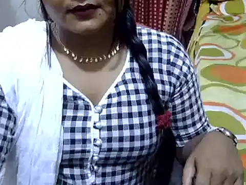 nusrat_faria07 (F young) - show  Boobs