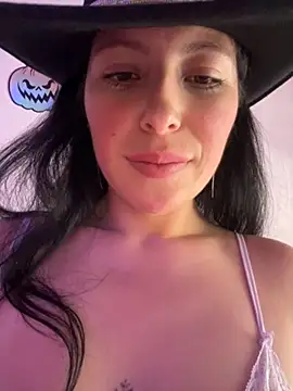 Mia_salinass webcam
