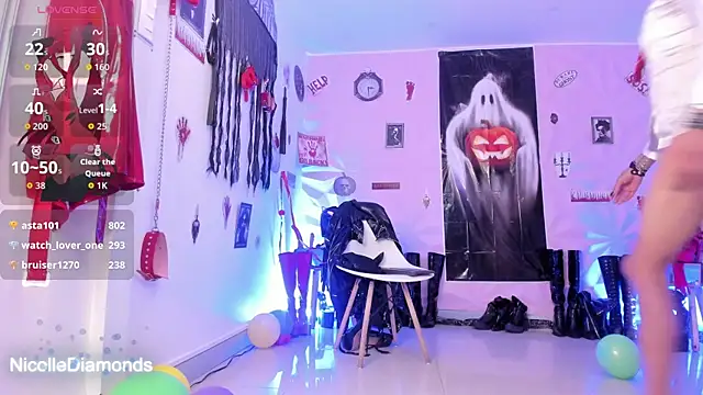 NicolleDiamonds_cg webcam