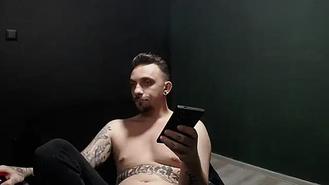 guesswhatbitch webcam