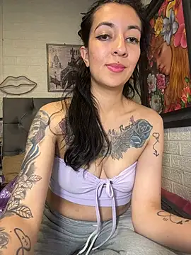 salome_korland (Ask my age) - show pussy + finger
