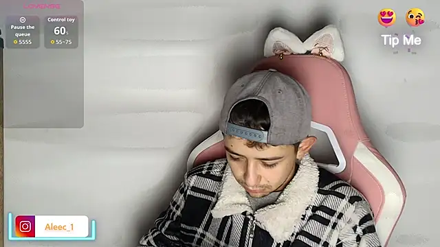 Aleecandrews webcam