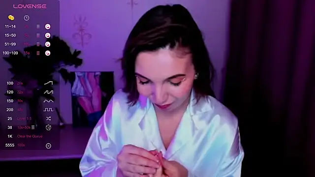 KindHazelHere_ webcam
