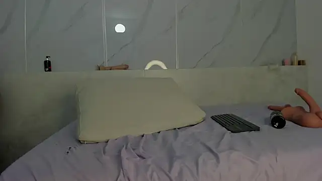 violet_roux webcam