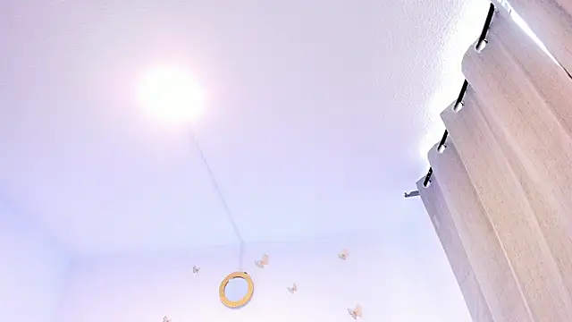 Ella_Lenox webcam