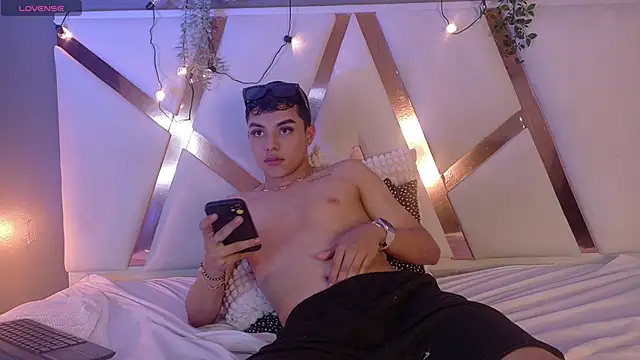 AAronBaker_ webcam