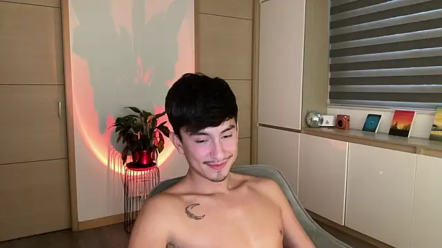 sweettaaron01 webcam