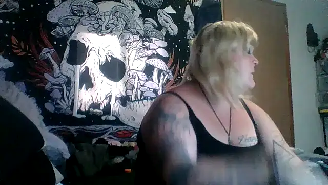 curvy420queen webcam