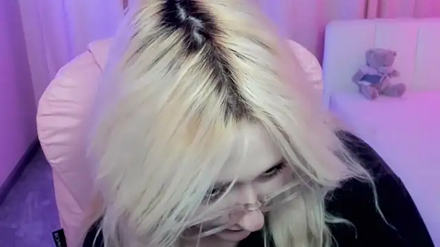 JuliaSharkk webcam