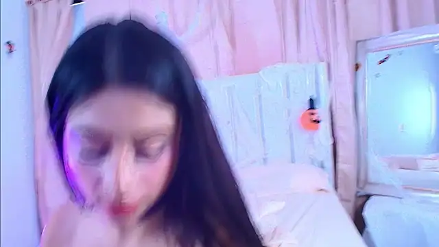 Chloe_Bakerr