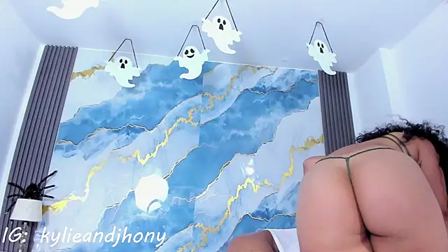 Kylieandjhonny's Stripchat show and profile