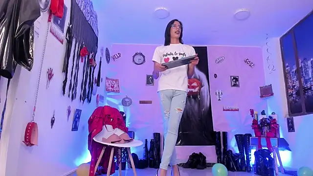 NicolleDiamonds_cg webcam