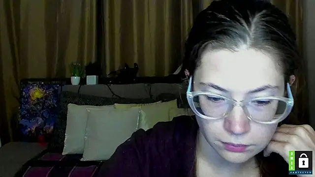 Alicia_redfollow