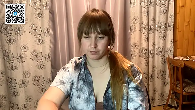 maroonmoon_ - MaroonMoon_'s free webcam
