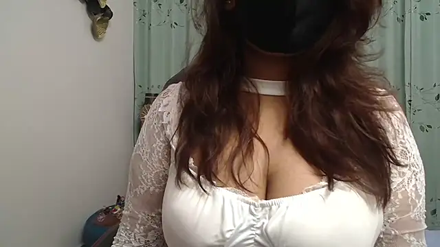 trukaiit (F young) - Ass spak 5x  with cloth 🍑