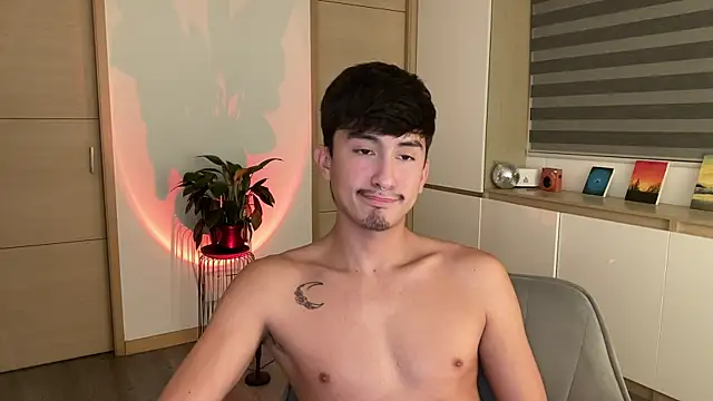 sweettaaron01 webcam
