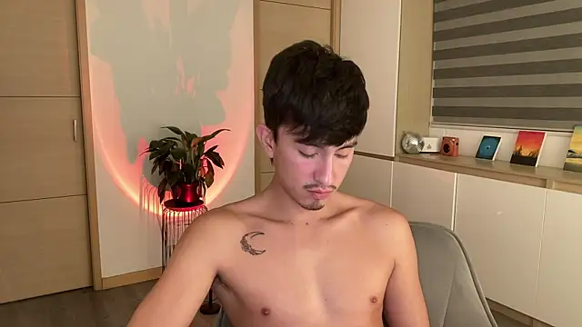 sweettaaron01 webcam