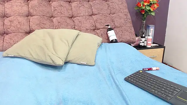 KateWelsin webcam