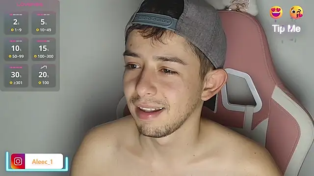 Aleecandrews webcam