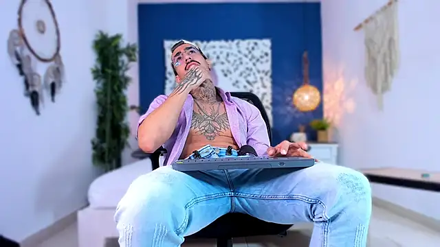Donovan_Desmond webcam
