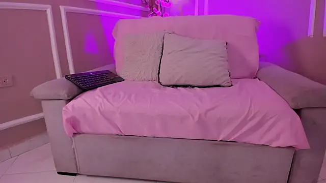 ale_cam (F young) - flash ass with masaje and oil for you