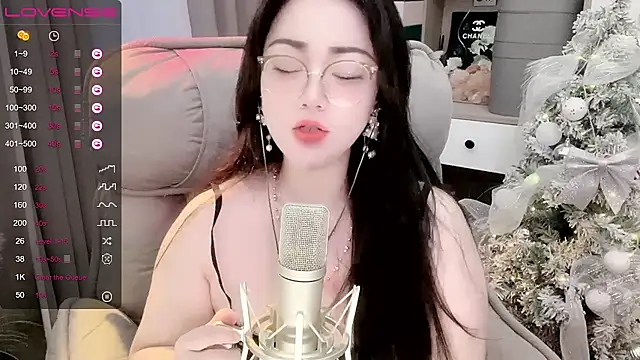 monica-888 (F milf) - 养的最成熟的多肉，就是自己🌵