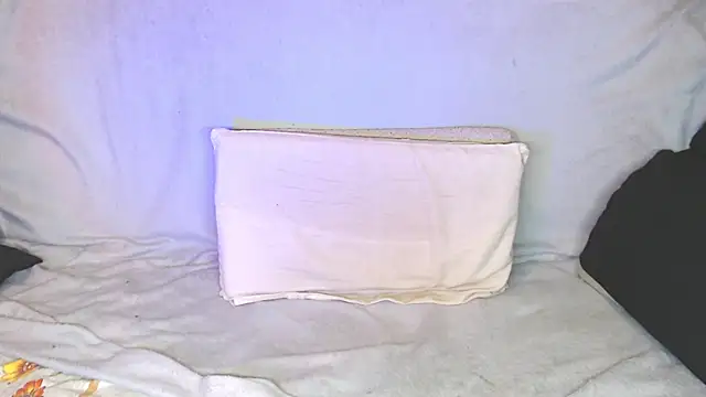 qustci-couple webcam