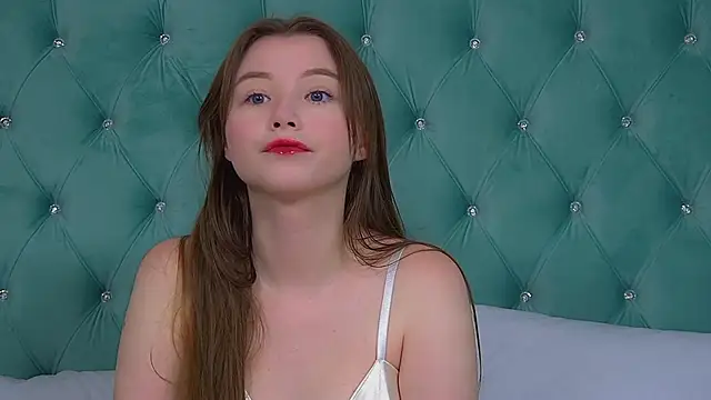 KeiraAsti webcam