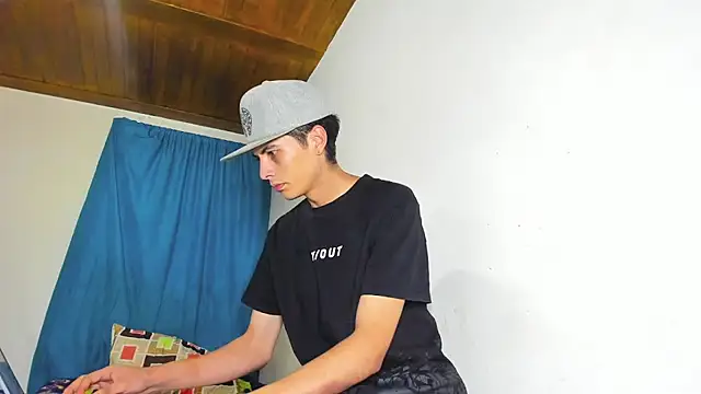 Master_liam00 webcam
