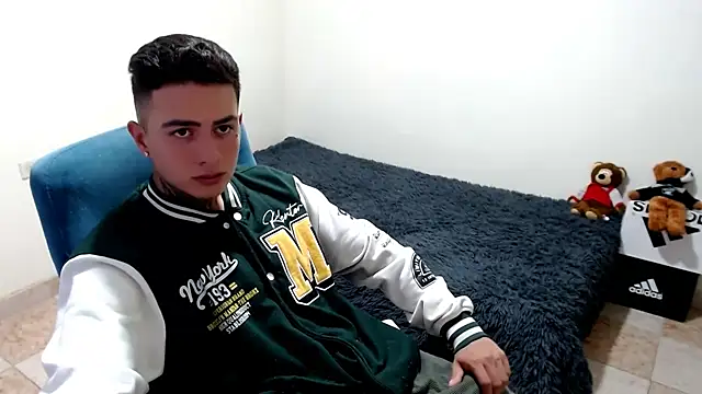 santii_ss (M young) - show cum!!!!!!!!!!
