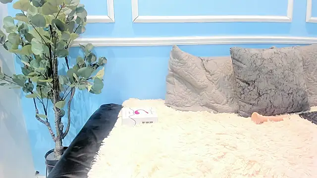 Lucy_Canel webcam