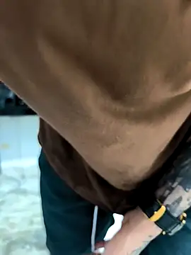 giannis090 (M young) - bathing in public