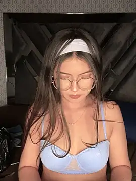 KyliePink_