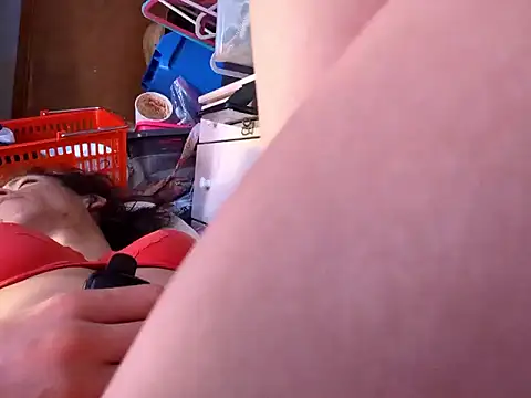 gurlnips webcam