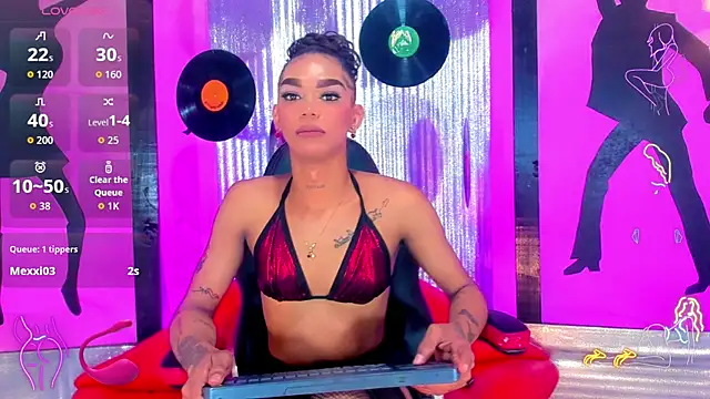 nickyminach_ webcam