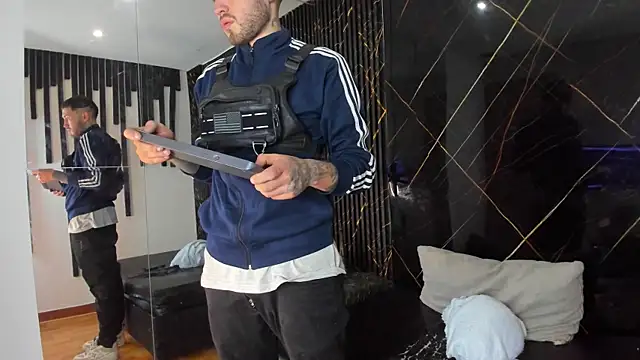 bodyinkdesire (M young) - Jerk off