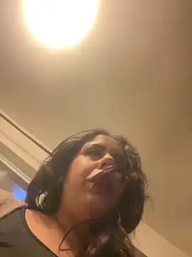 holyeroticss webcam